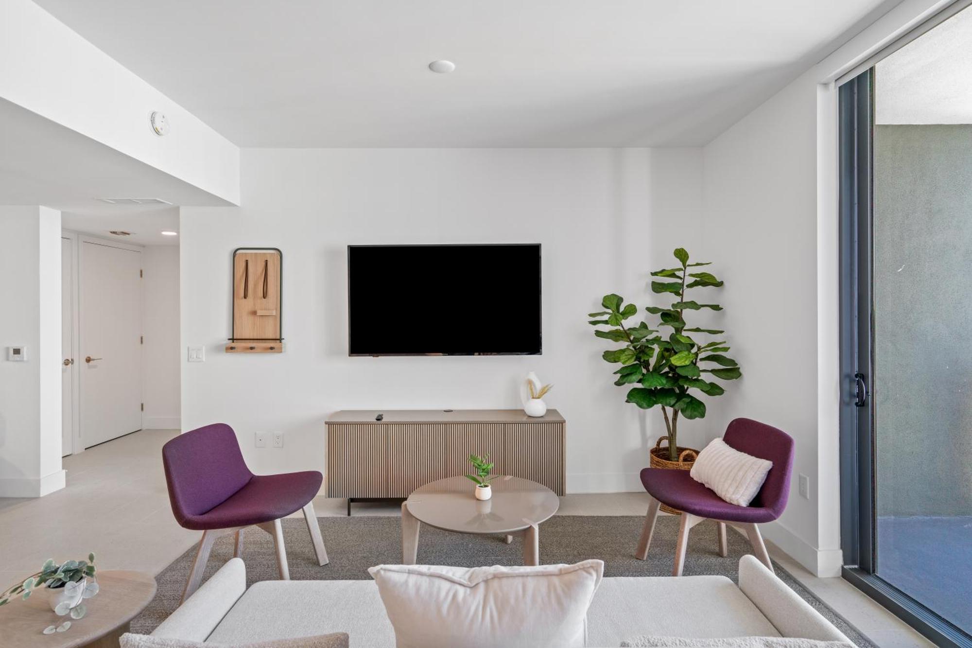 Stunning Views Dwntwn 2br Unit - Floor 28th *