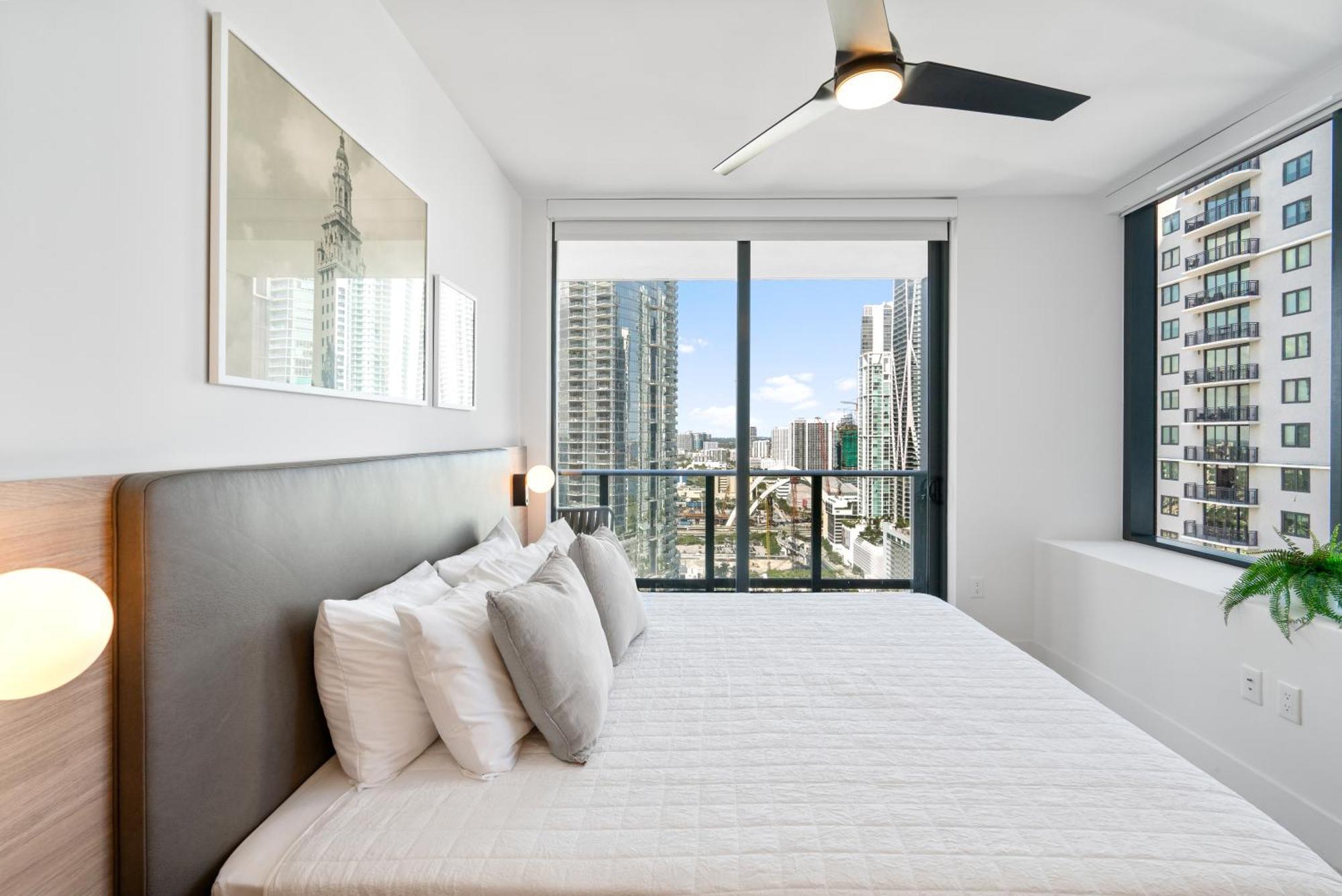 Stunning Views Dwntwn 2br Unit - Floor 28th *